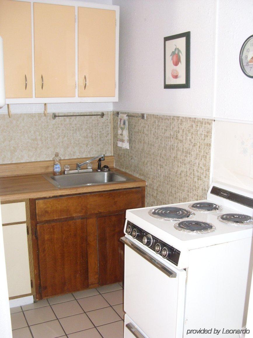 טראז'ור איילנד Lorelei Resort Motel מראה חיצוני תמונה