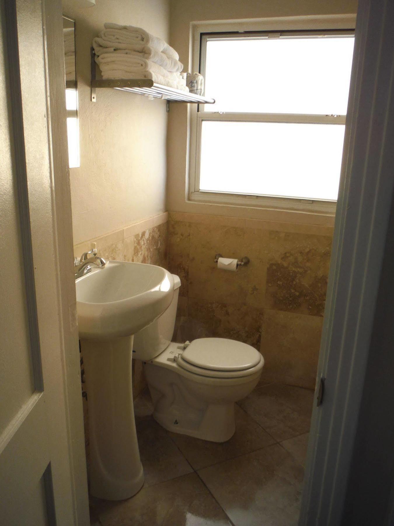 טראז'ור איילנד Lorelei Resort Motel מראה חיצוני תמונה